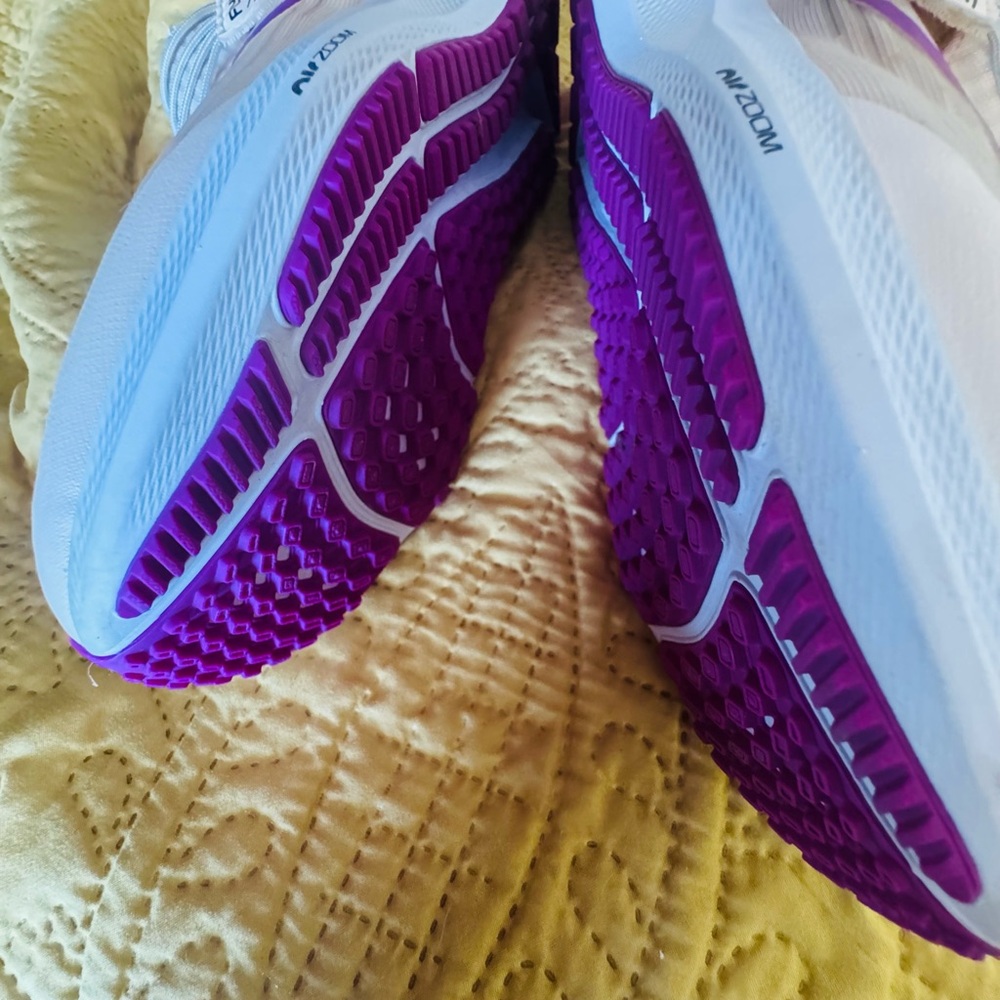 NIKE Pegasus Flyease Women's Cream, Fuschia Athletic Sneaker Shoes Sz 8 Velcro - Picture 13 of 15